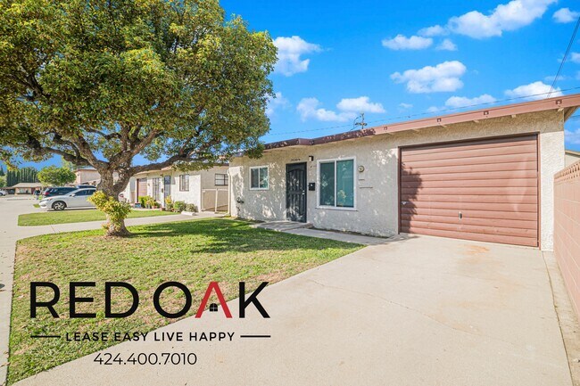 Building Photo - 15301 Woodruff Pl