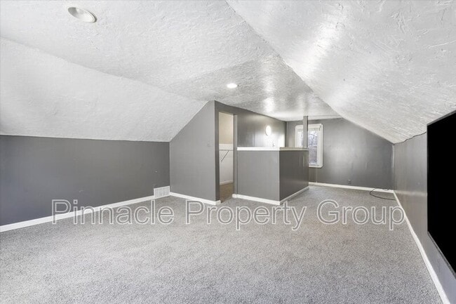 Building Photo - 407 E Hayes Ave