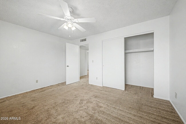 Building Photo - 932 W Libra Dr