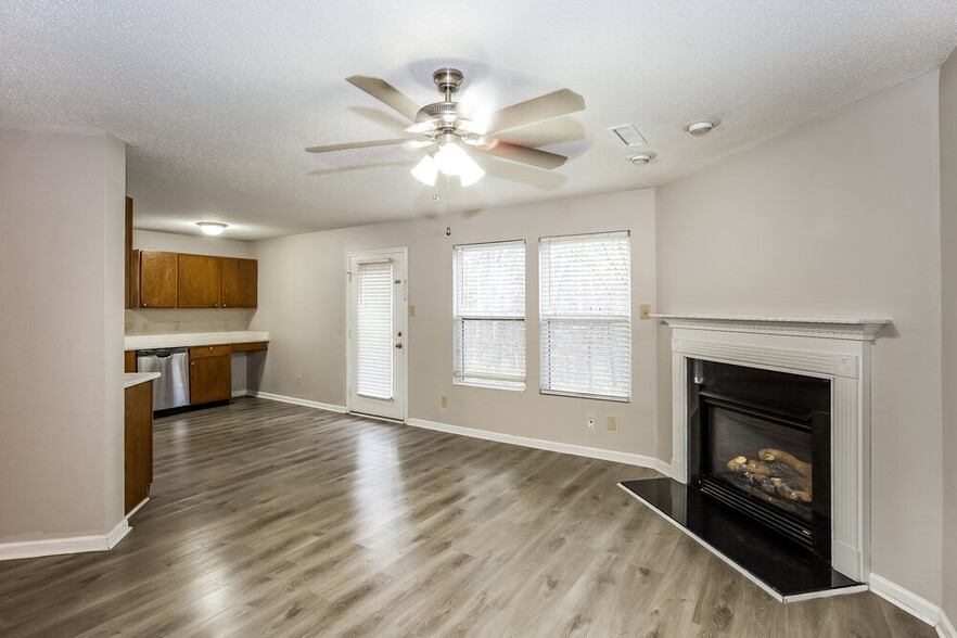 Building Photo - 1231 Willow Bridge Ct