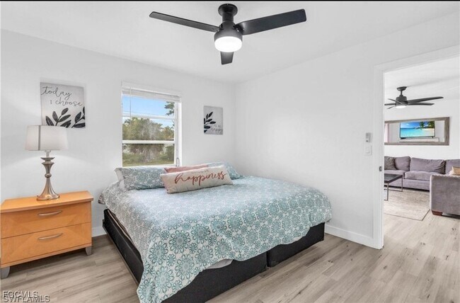 Building Photo - 1661 Coronado Rd