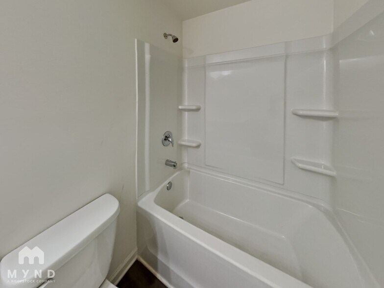 Building Photo - 2635 Coventry St SW