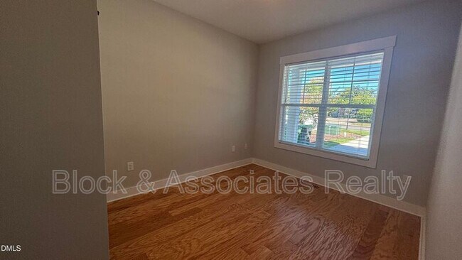 Building Photo - 200 E Moore St