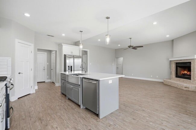 Building Photo - 6609 Desert Willow Tr