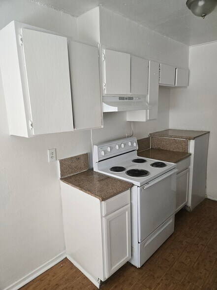 Building Photo - 708 Jackson Ave