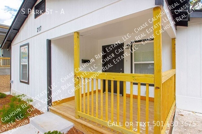 Building Photo - 217 S Park St