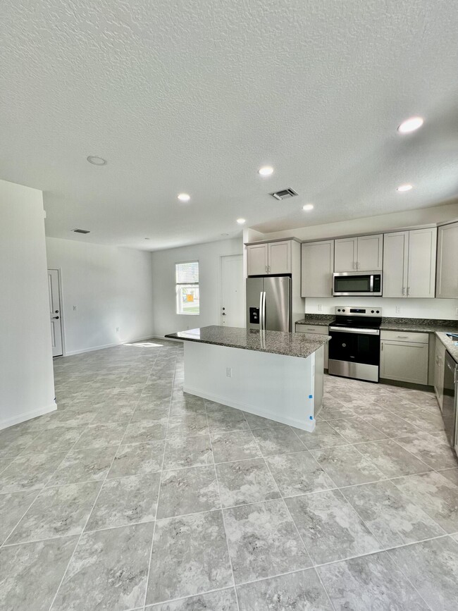 Building Photo - 16396 Bancroft Gdns Ln