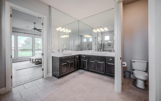 Building Photo - 227 Dally Ct