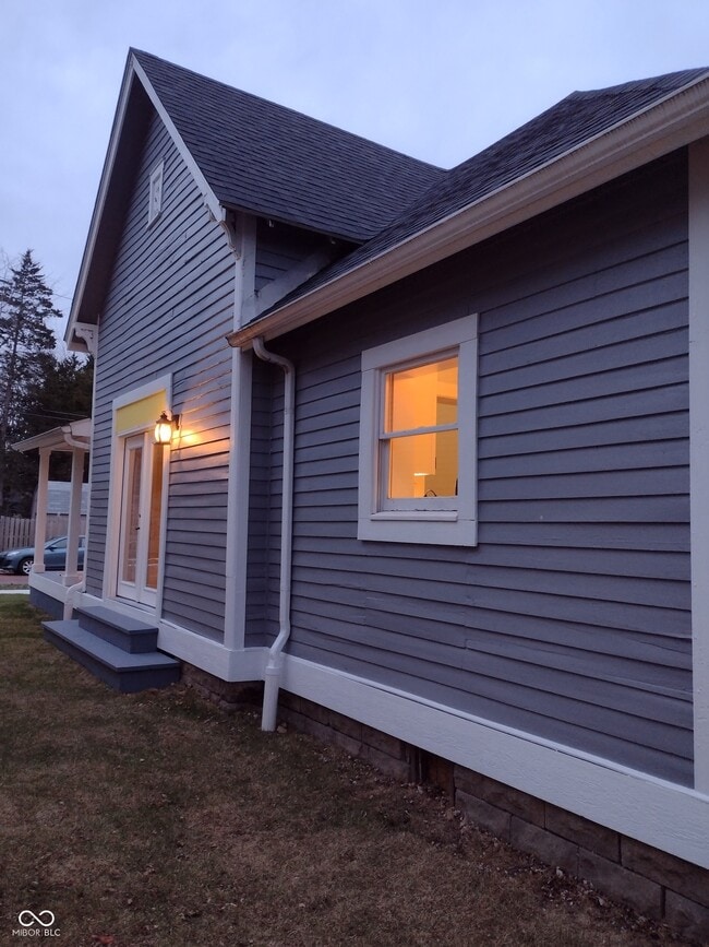 Building Photo - 449 Yandes St