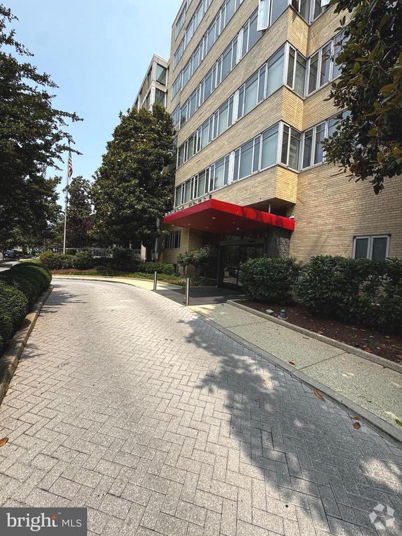 Building Photo - 1711 Massachusetts Ave NW