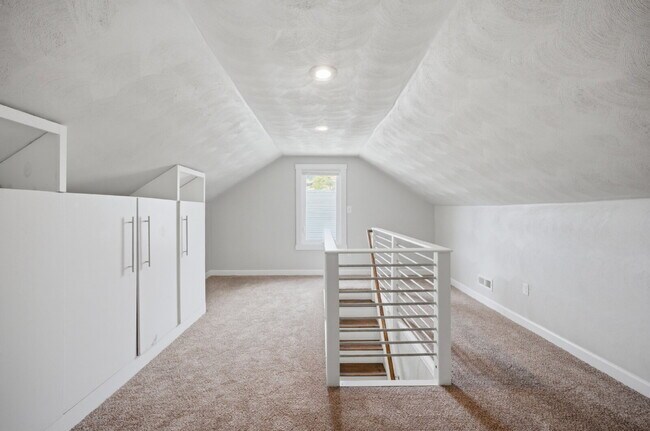 Building Photo - GORGEOUS 4 BED, 2.5 BATH HOME FOR RENT IN NORFOLK!