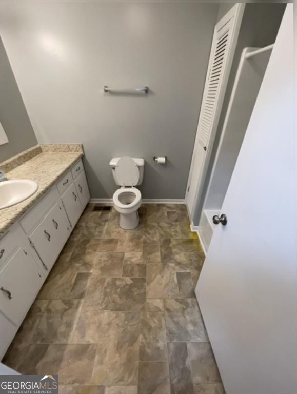 Building Photo - 19 Oak Hill Dr