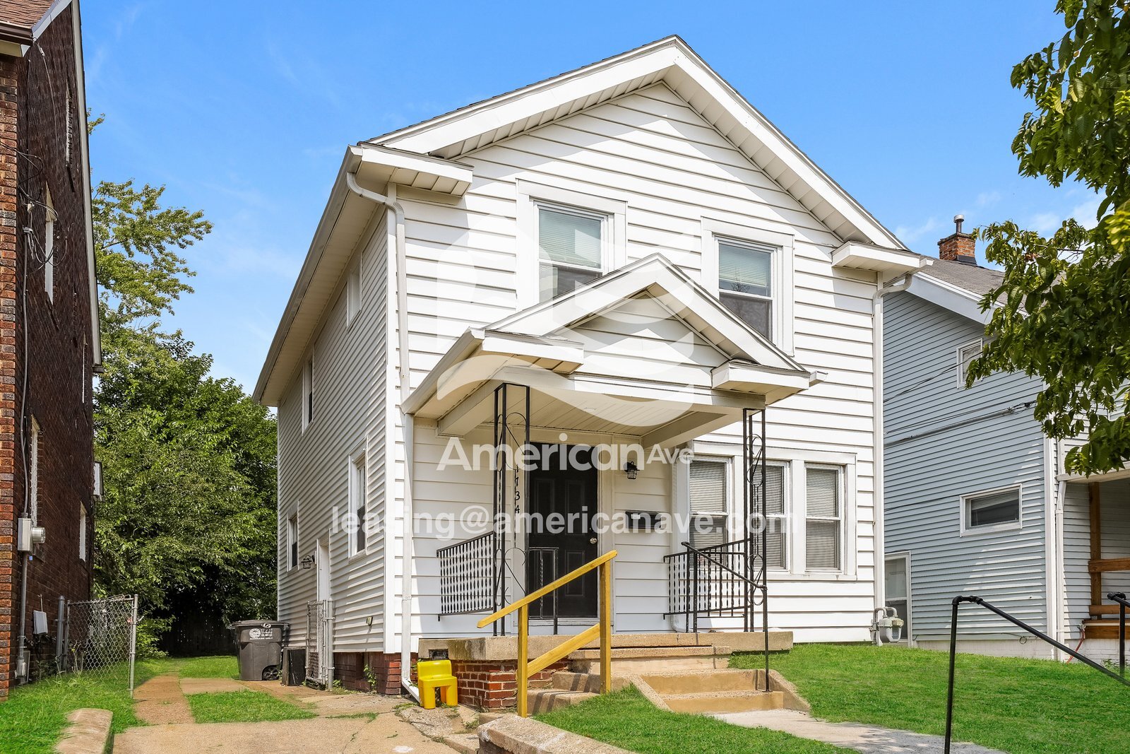 Building Photo - 1734 Brussels St