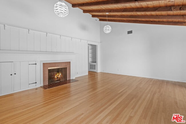 Building Photo - 3709 Stone Canyon Ave