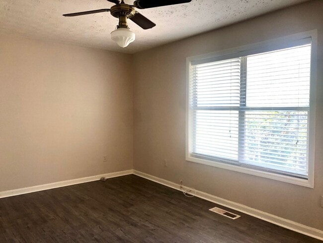 Building Photo - 1+ Acre of Wooded Privacy in Allatoona High School