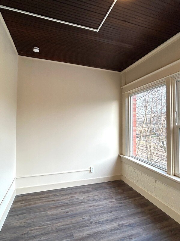 Building Photo - 2750 Broadway Ave