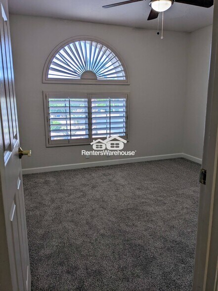 Building Photo - 6340 W Tonopah Dr