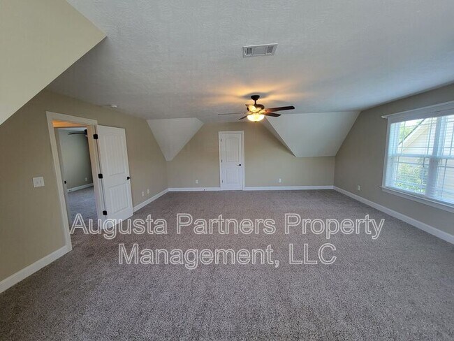Building Photo - 841 Herrington Dr