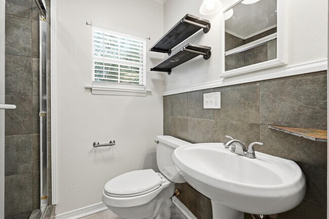 Building Photo - 20 Kohler Dr