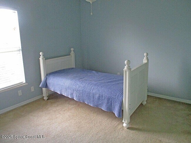 Building Photo - 935 Southlakes Way SW