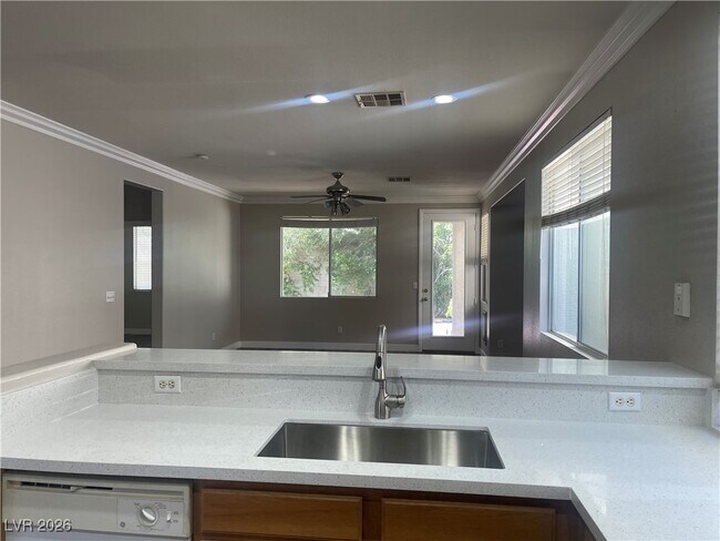 Building Photo - 718 Canfield Point Ave