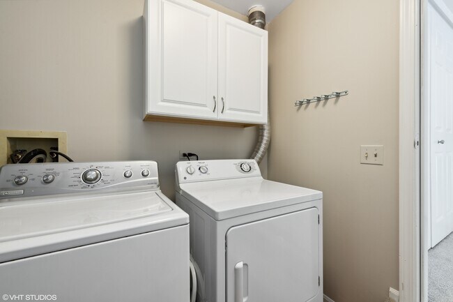 Building Photo - 184 Brook Ln