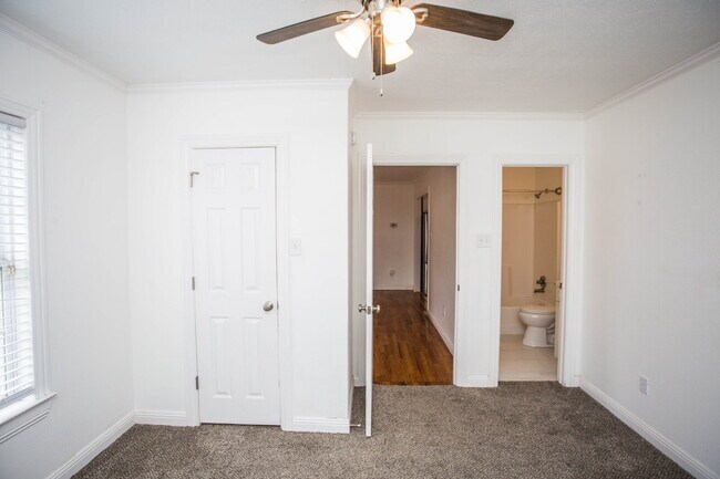 Building Photo - Move-In Ready! Stunning Home with Modern U...