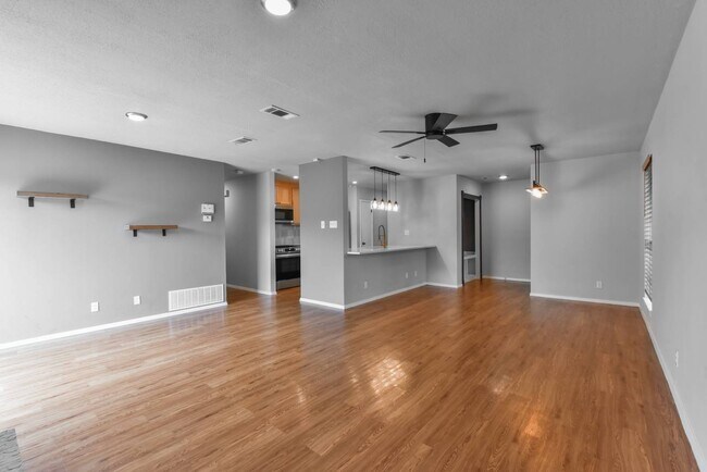 Building Photo - 1602 Missouri Ave