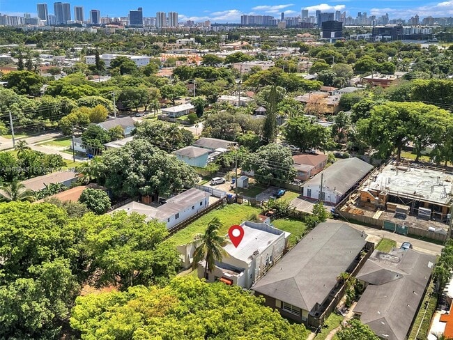 Building Photo - 1932 Dewey St