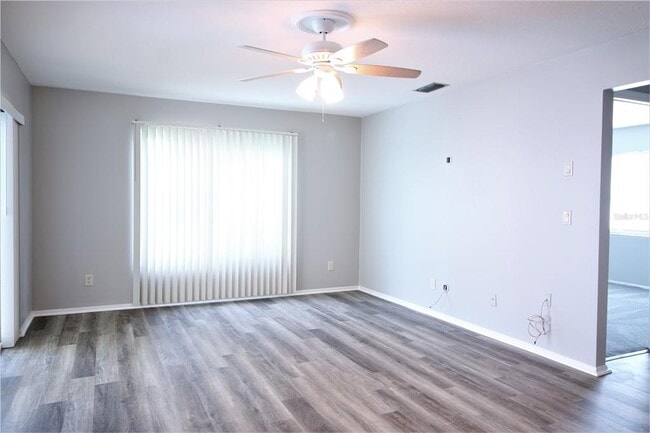 Building Photo - 3082 Cascade Dr