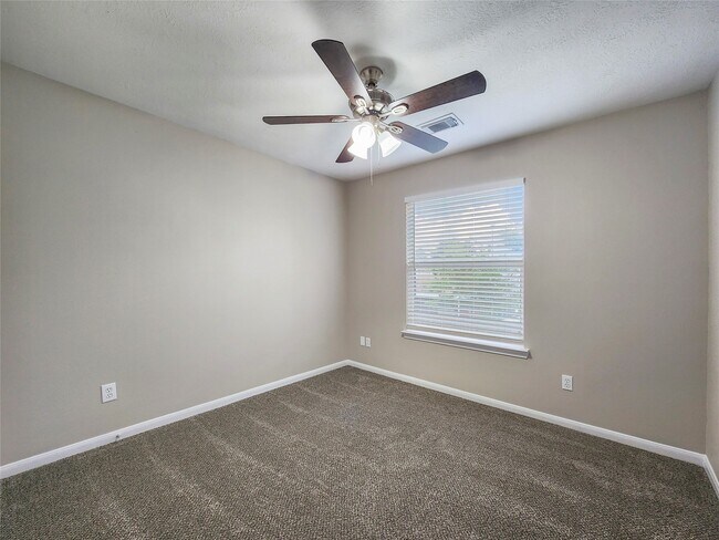 Building Photo - 11906 Cottonwood Ln