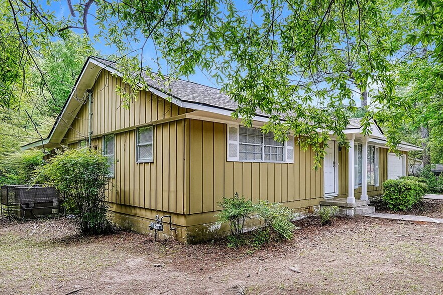 Building Photo - 901 Eldorado Dr