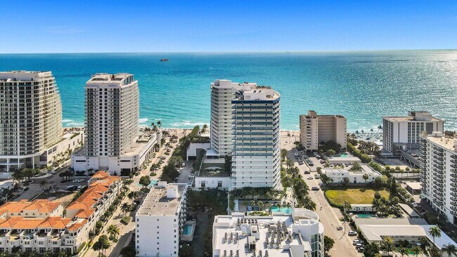 Building Photo - 3101 Bayshore Dr