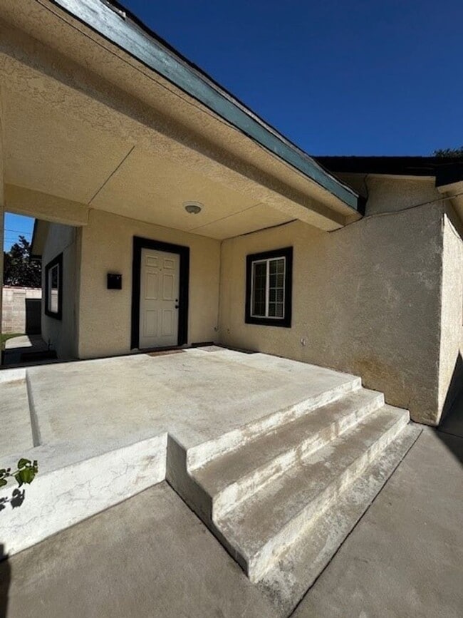 Primary Photo - 2209 Chester Ln
