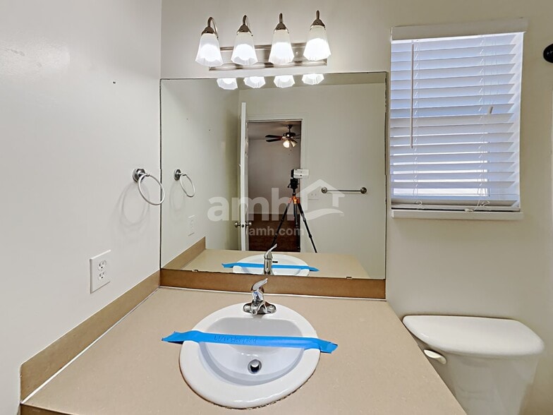 Building Photo - 435 S 120 W