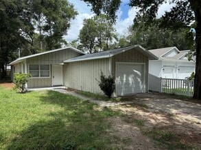 Building Photo - Recently Renovated - New flooring - Fresh...