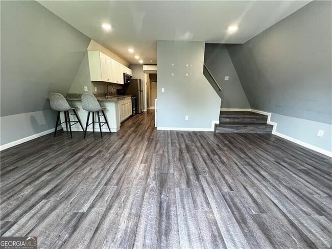 Building Photo - 351 Valley View Cir SE