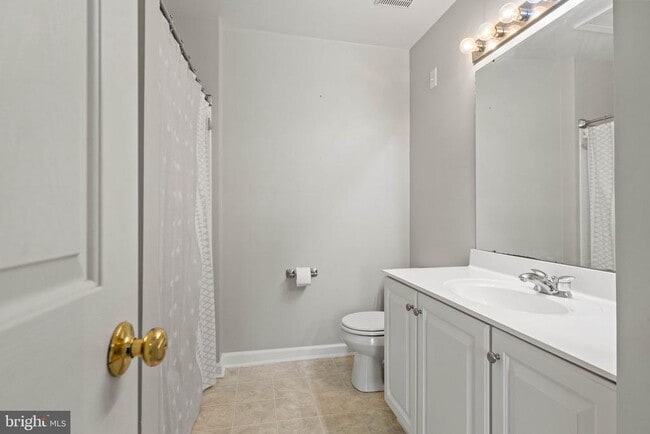 Building Photo - 302 Fox Trail