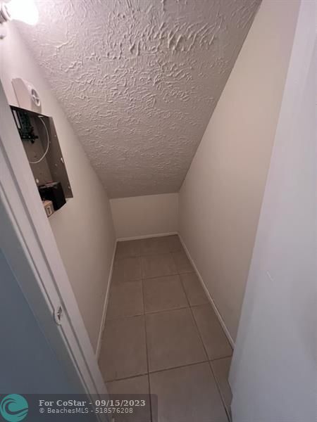 Building Photo - 108 Gardens Dr