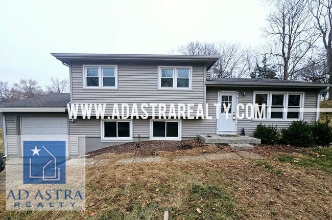 Primary Photo - Open 3 Bed 2 Bath Home KCMO!!-Available in...