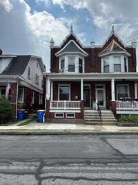 Building Photo - 172 E Emaus St