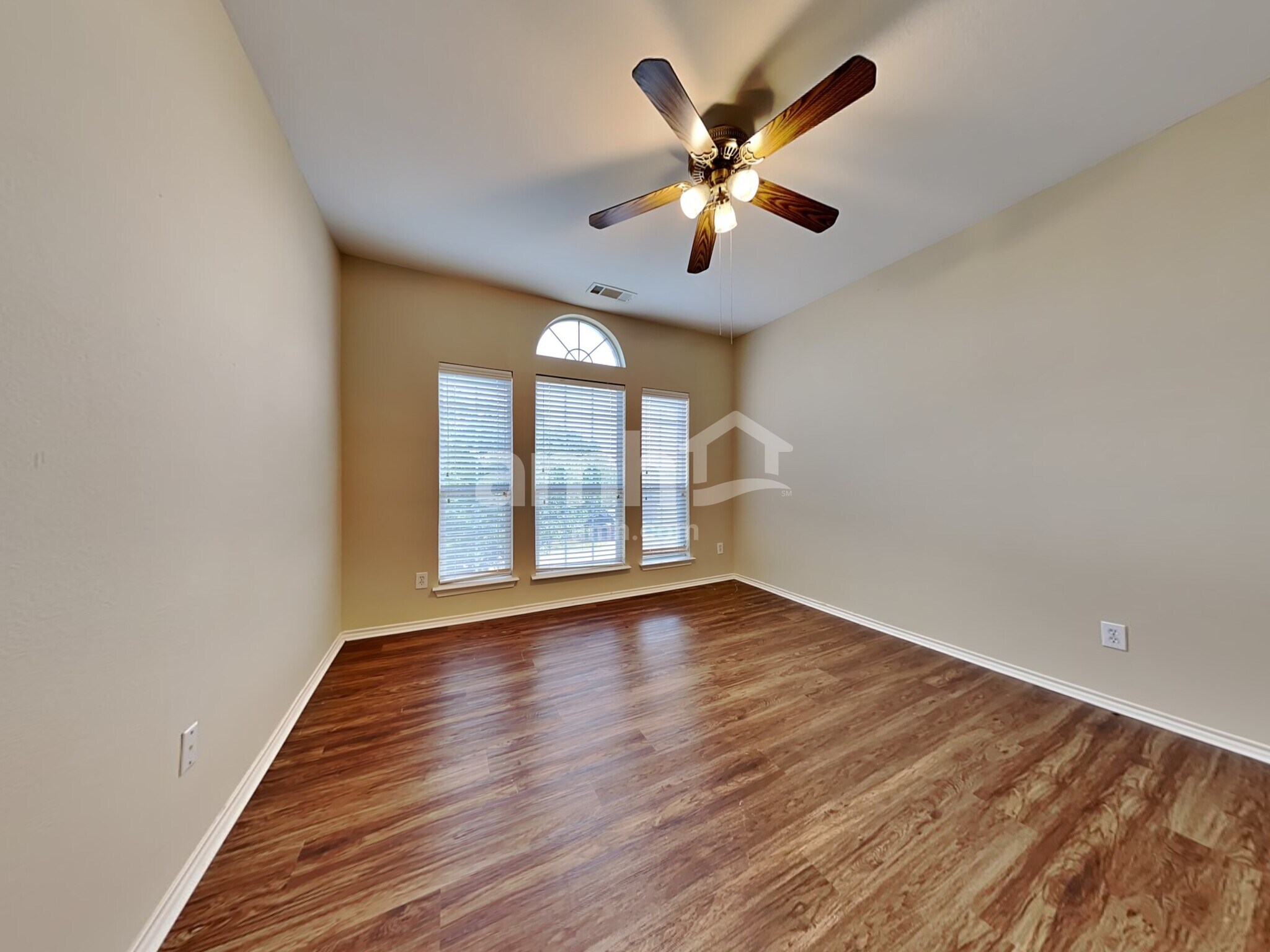 Building Photo - 2108 Carlotta Dr