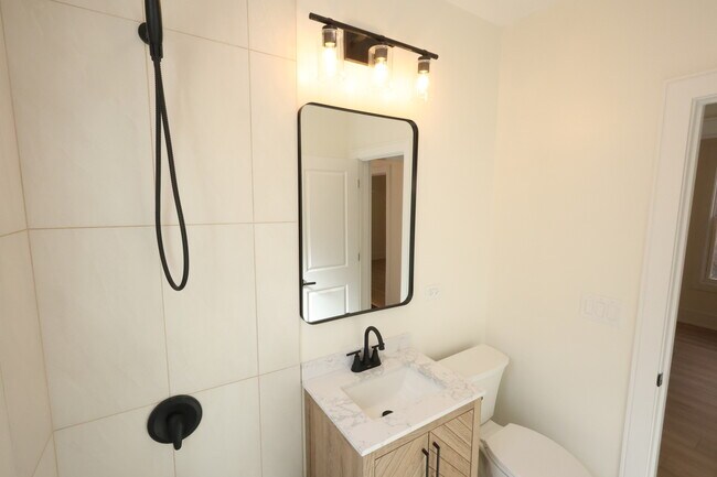 Building Photo - 4436 N Bernard St