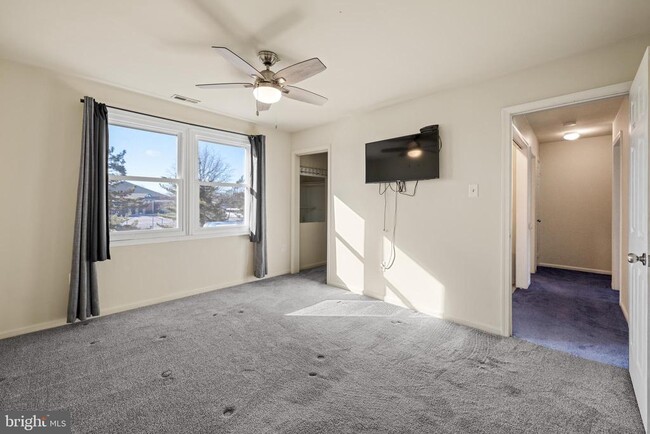 Building Photo - 143 Curtis Ave