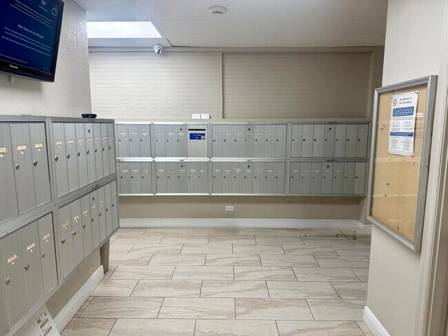 Building Photo - 1200 Marine Way