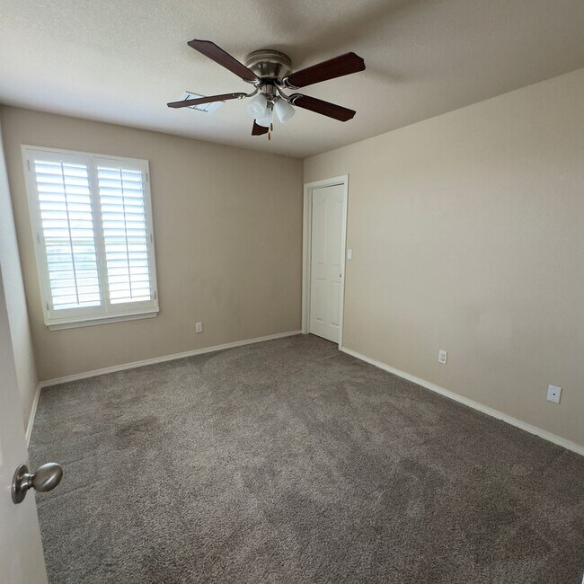 Building Photo - 4 Bedrooms, 3 Baths, a Pool, and Solar Panels!