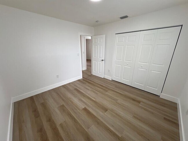 Building Photo - 2820 NW 95th St