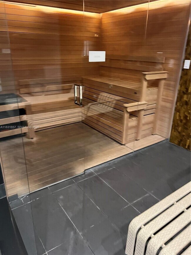 Building Photo - 2000 Metropica Wy