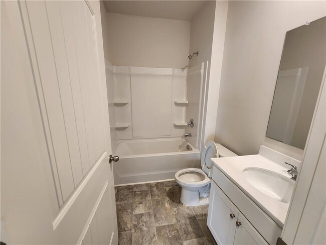 Building Photo - 383 King Vlg