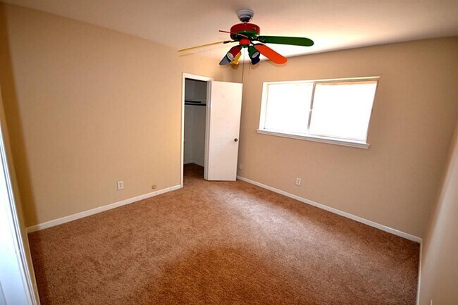 Building Photo - 11211 Ash Creek Dr